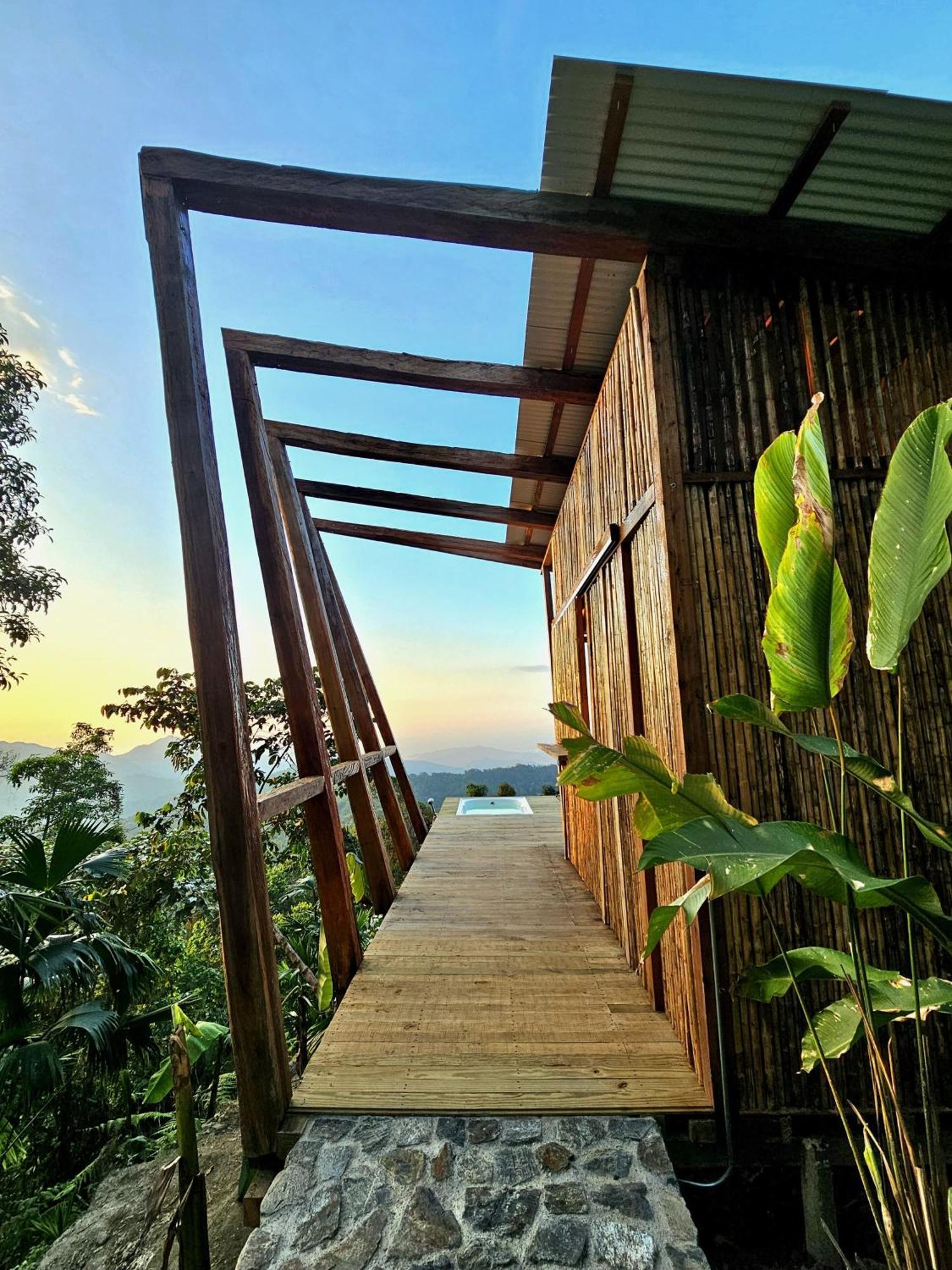 Bajo El Cielo Glamping Campsite